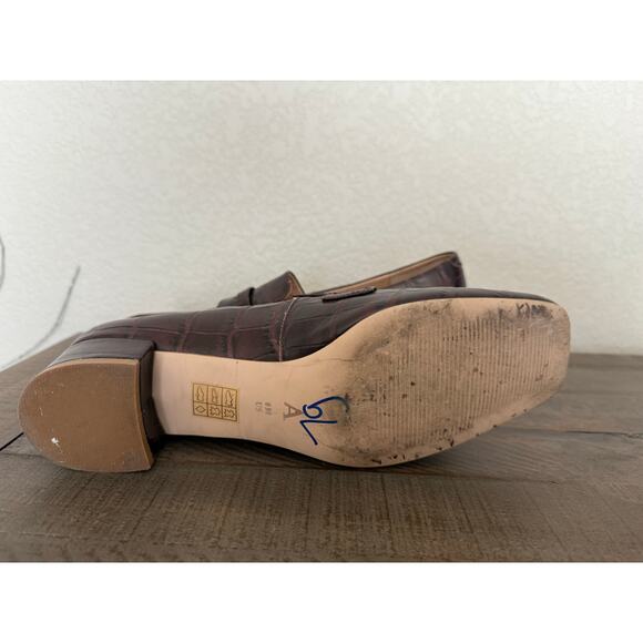Anthropologie Alligator Embossed Leather Heeled Loafer Shoes Size 8 Square Toe - Picture 4 of 8